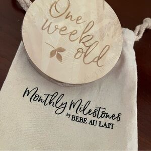 🍼👼 Baby Milestones Wooden Disc Set by Bebe au Lait in Cloth Bag, for pictures.